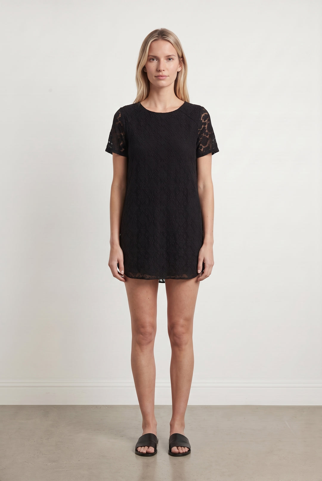 Robe Droite Noire - Taille M/38 de la marque Sézane | PARAD111103 - Vendu par Paradigme - Image 1