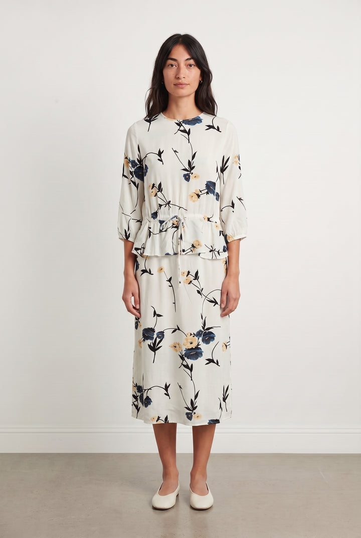 Robe Fleurie Blanche et Bleue - Taille M/38 de la marque Ganni | PARAD111106 - Vendu par Paradigme - Image 1