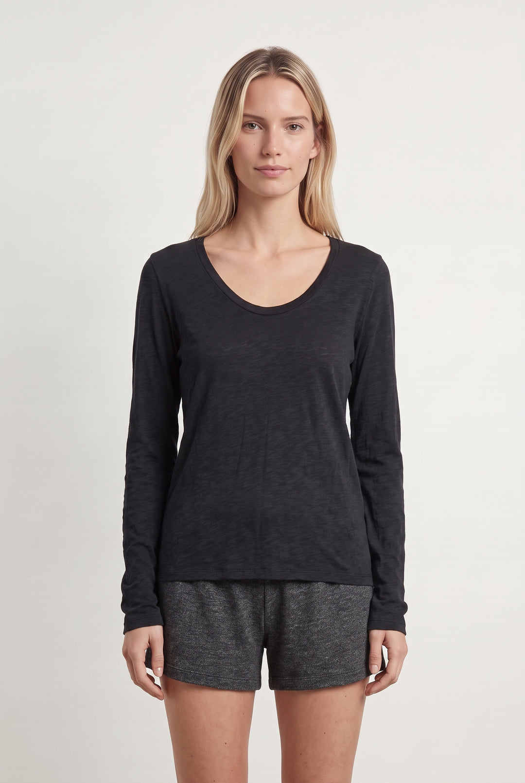 Tee-shirt Manches Longues Noir - Taille M/38 de la marque American Vintage | PARAD111119 - Vendu par Paradigme - Image 1