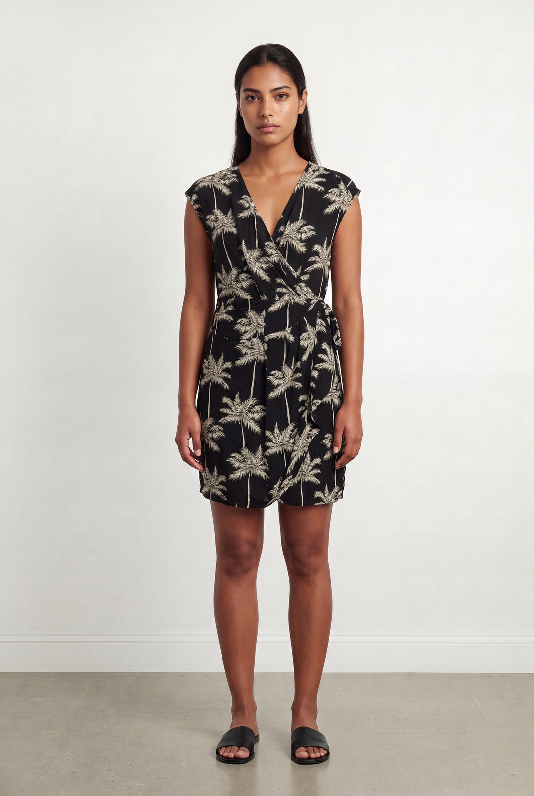 Robe Portefeuille Noire et Beige - Taille L/40 de la marque IKKS | PARAD112215 - Vendu par Paradigme - Image 1