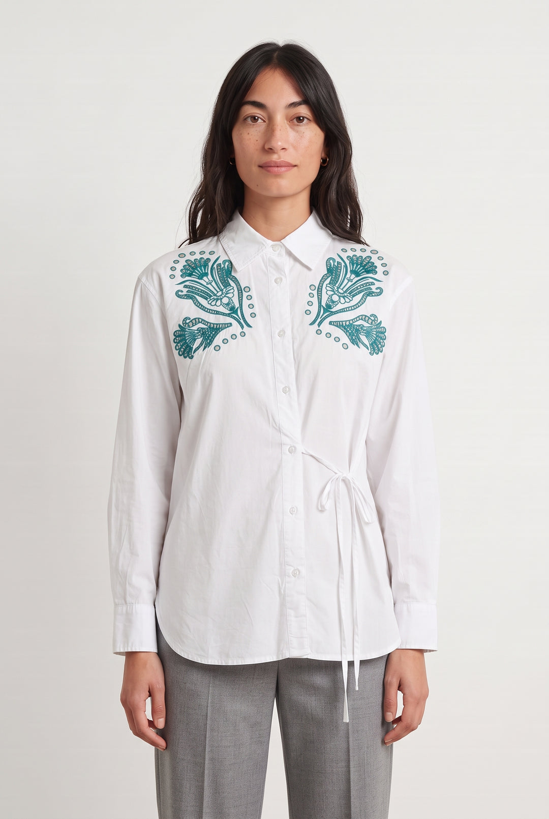 Chemisier Blanc et Vert - Taille M/38 de la marque La Fée Maraboutée | PARAD112230 - Vendu par Paradigme - Image 1