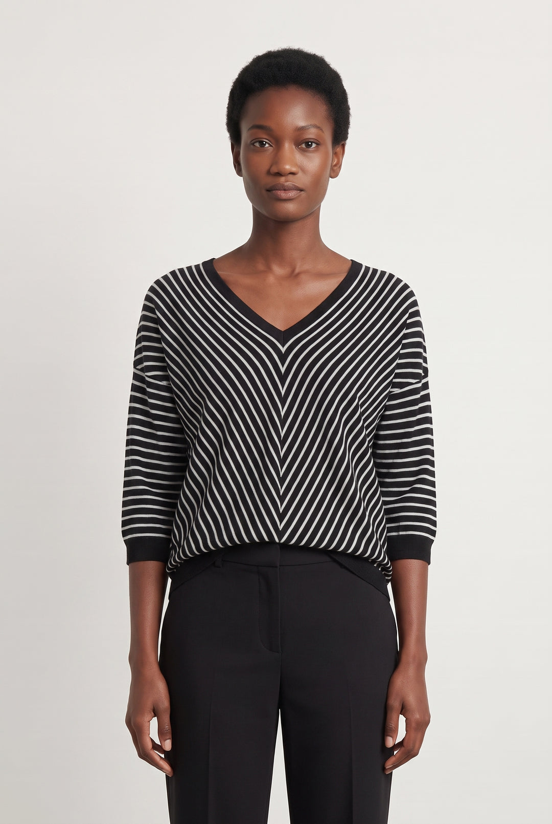 Pull Noir et Blanc - Taille XS/34 de la marque La Fée Maraboutée | PARAD112505 - Vendu par Paradigme - Image 1