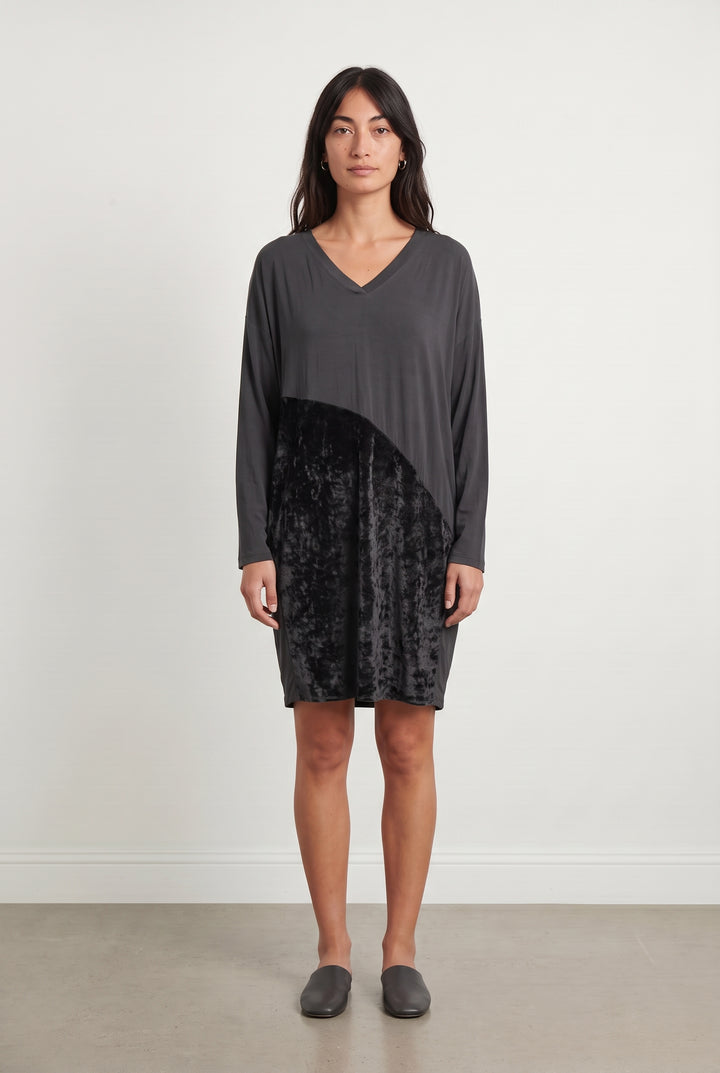 Robe Gris et Noir - Taille M/38 de la marque La Fée Maraboutée | PARAD113658 - Vendu par Paradigme - Image 1