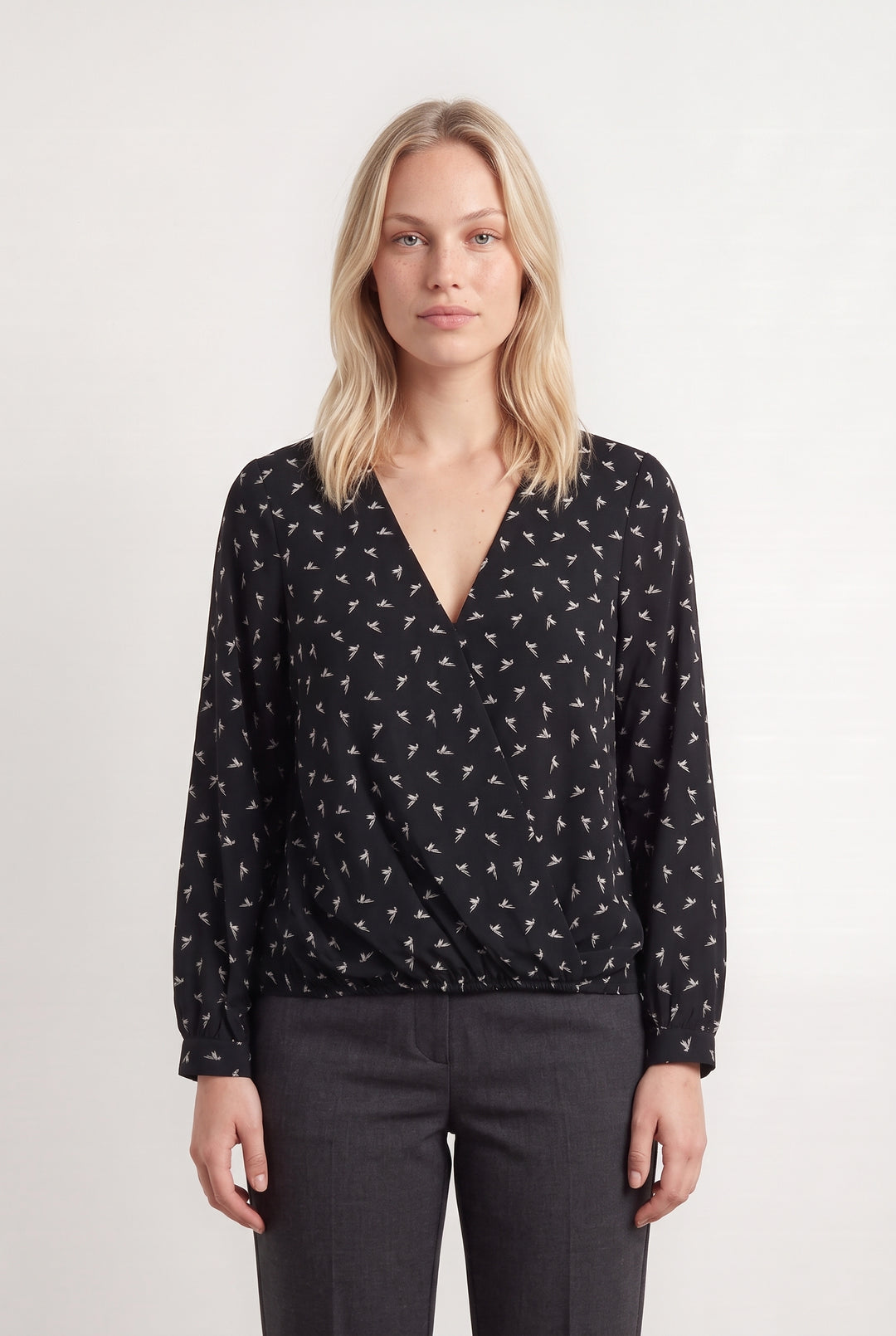 Blouse Noire et Blanche - Taille L/40 de la marque La Fée Maraboutée | PARAD113731 - Vendu par Paradigme - Image 1
