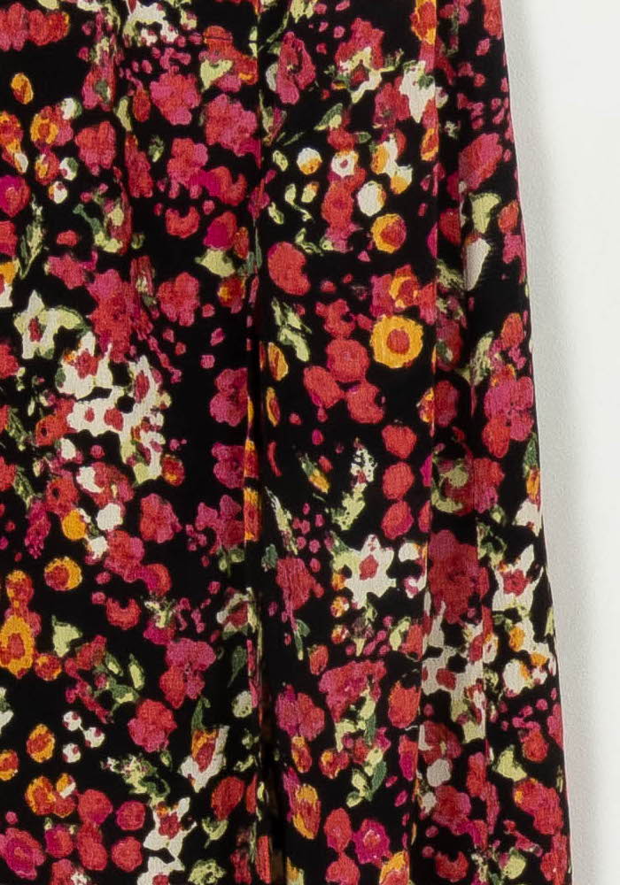 Jupe Fleurie Noire et Rouge - Taille XS/34 de la marque Karl Marc John | PARAD113883 - Vendu par Paradigme - Image 3