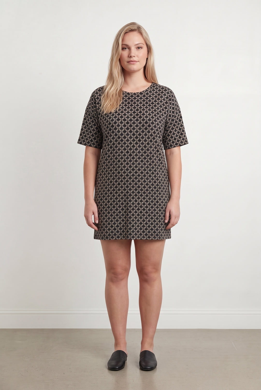 Robe Noire et Blanche - Taille XXL/44 de la marque La Fée Maraboutée | PARAD113973 - Vendu par Paradigme - Image 1