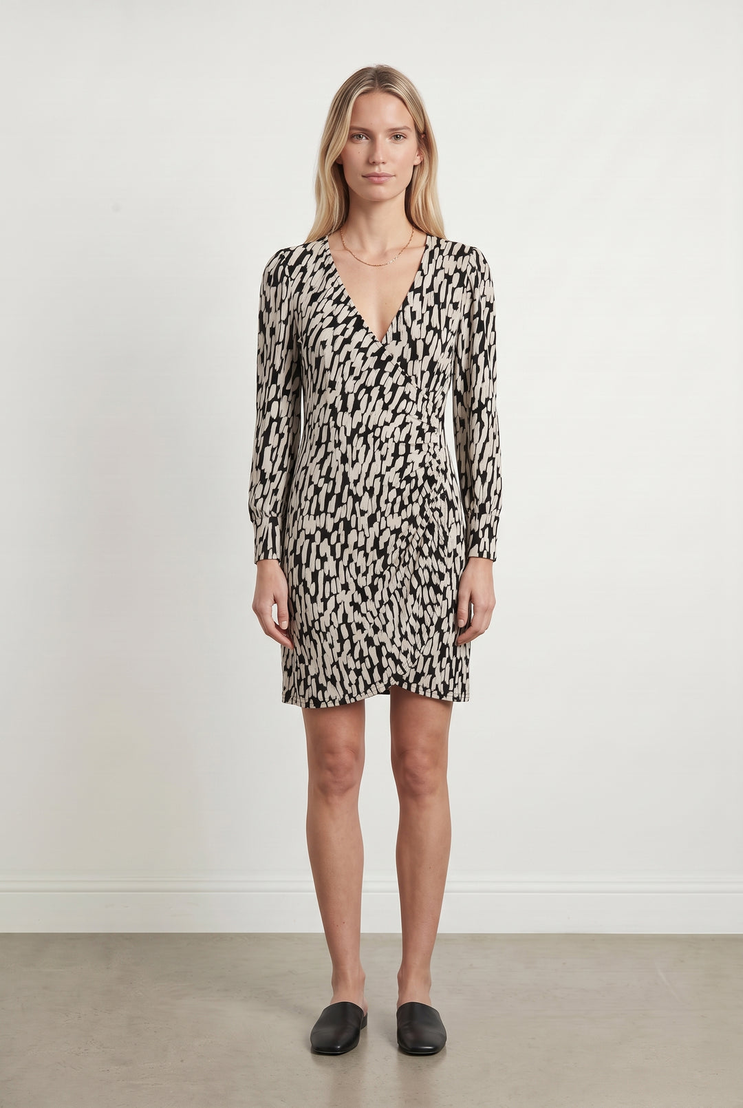 Robe Portefeuille Noire et Blanche - Taille S/36 de la marque IKKS | PARAD115234 - Vendu par Paradigme - Image 1