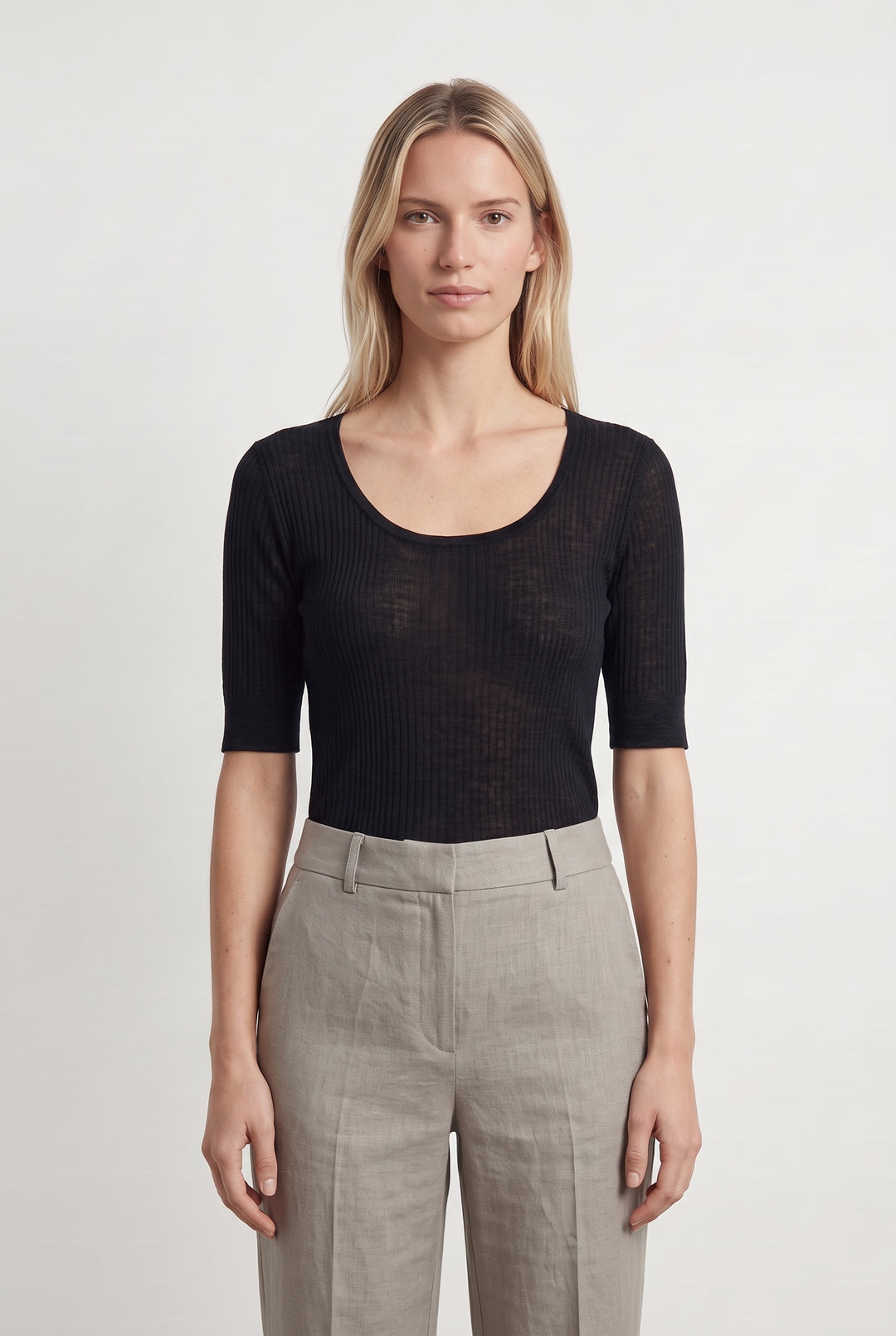 Pull Col Rond Noir - Taille M/38 de la marque Maison Montagut | PARAD116970 - Vendu par Paradigme - Image 1