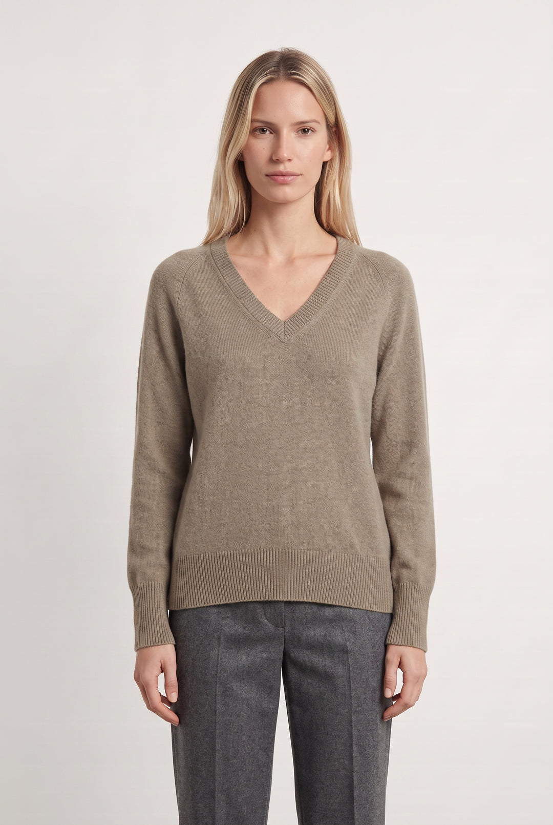 Pull Col V Beige - Taille S/36 de la marque From Future | PARAD116997 - Vendu par Paradigme - Image 1