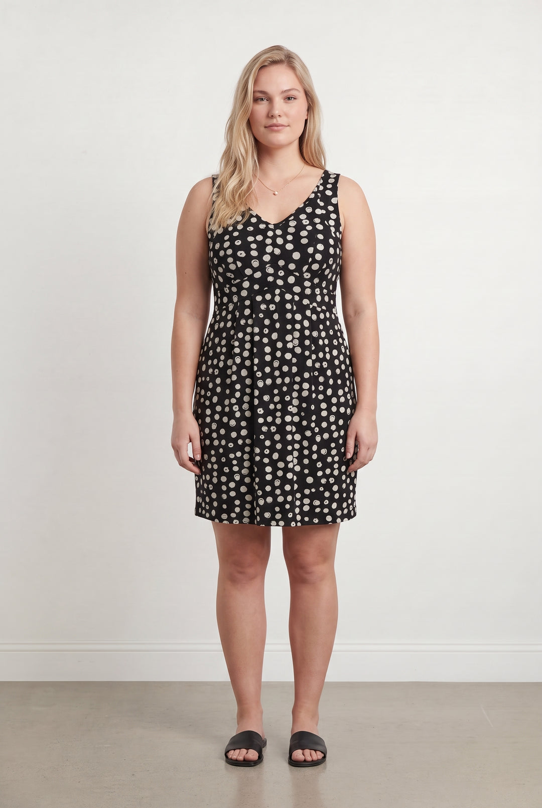Robe Noire et Blanche - Taille XL/42 de la marque La Fée Maraboutée | PARAD117058 - Vendu par Paradigme - Image 1