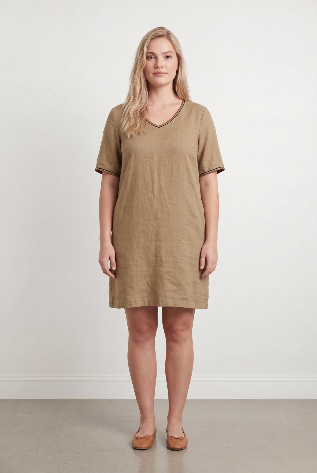 Robe Marron - Taille XXL/44 de la marque La Fée Maraboutée | PARAD117342 - Vendu par Paradigme - Image 1