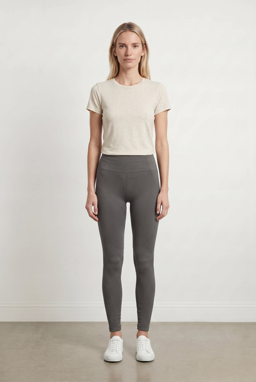 Legging Gris - Taille S/36 de la marque Alo Yoga | PARAD117751 - Vendu par Paradigme - Image 1