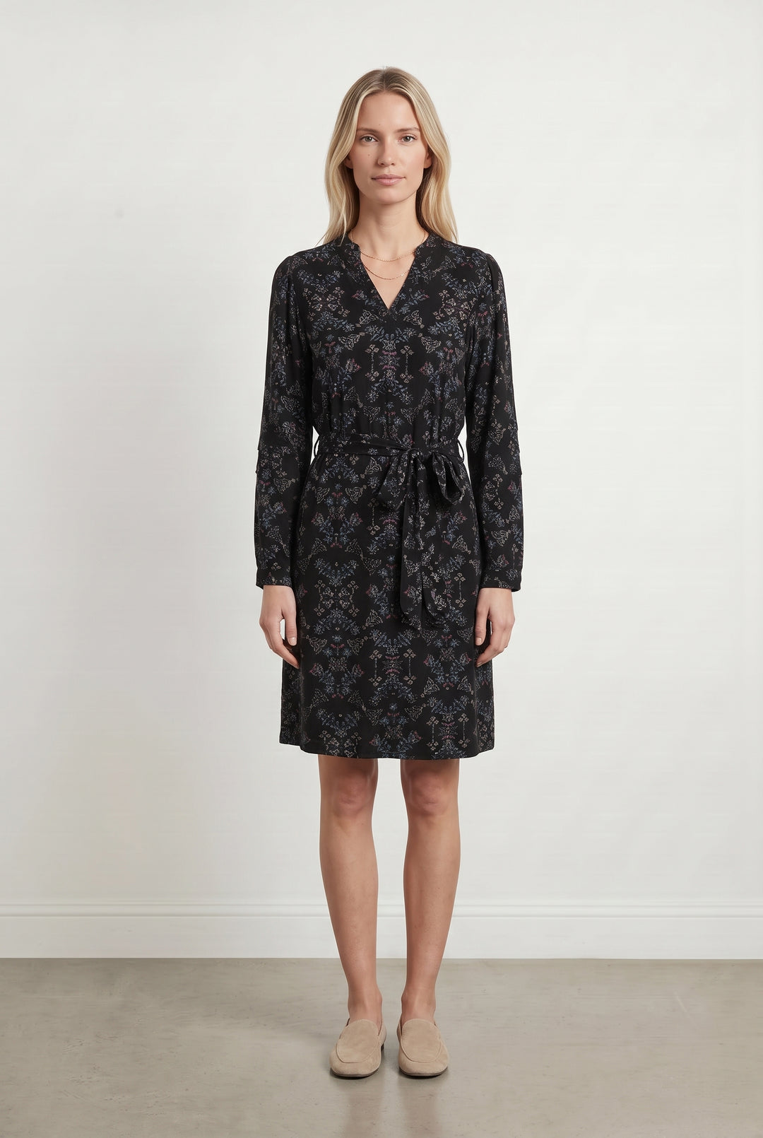 Robe Portefeuille Noire et Bleue - Taille M/38 de la marque La Fée Maraboutée | PARAD118153 - Vendu par Paradigme - Image 1