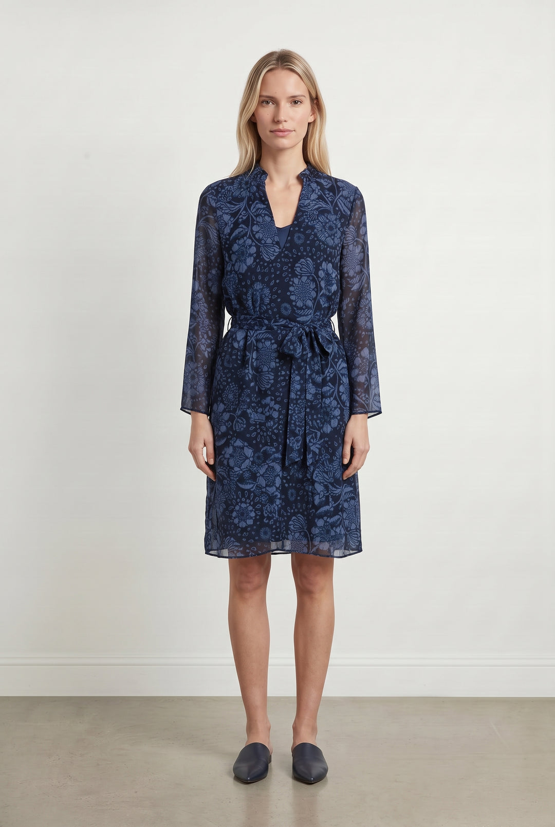 Robe Fleurie Bleue - Taille M/38 de la marque La Fée Maraboutée | PARAD118154 - Vendu par Paradigme - Image 1