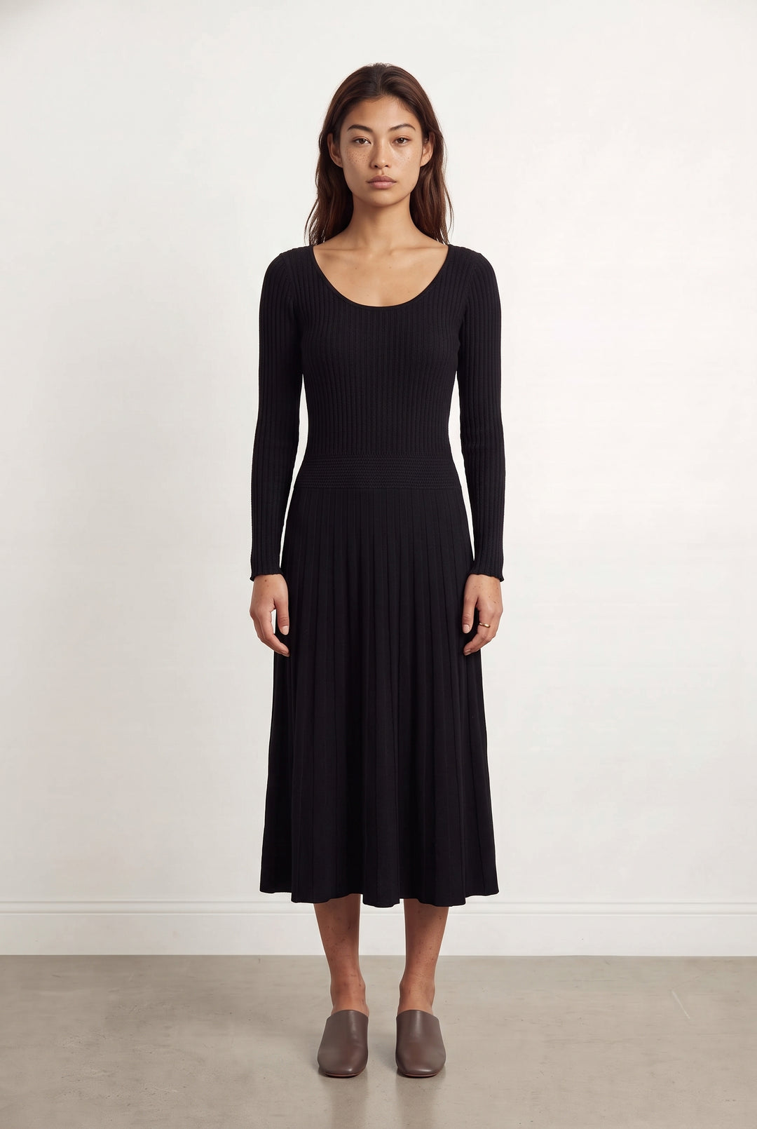 Robe Midi Noire - Taille M/38 de la marque Sézane | PARAD118440 - Vendu par Paradigme - Image 1
