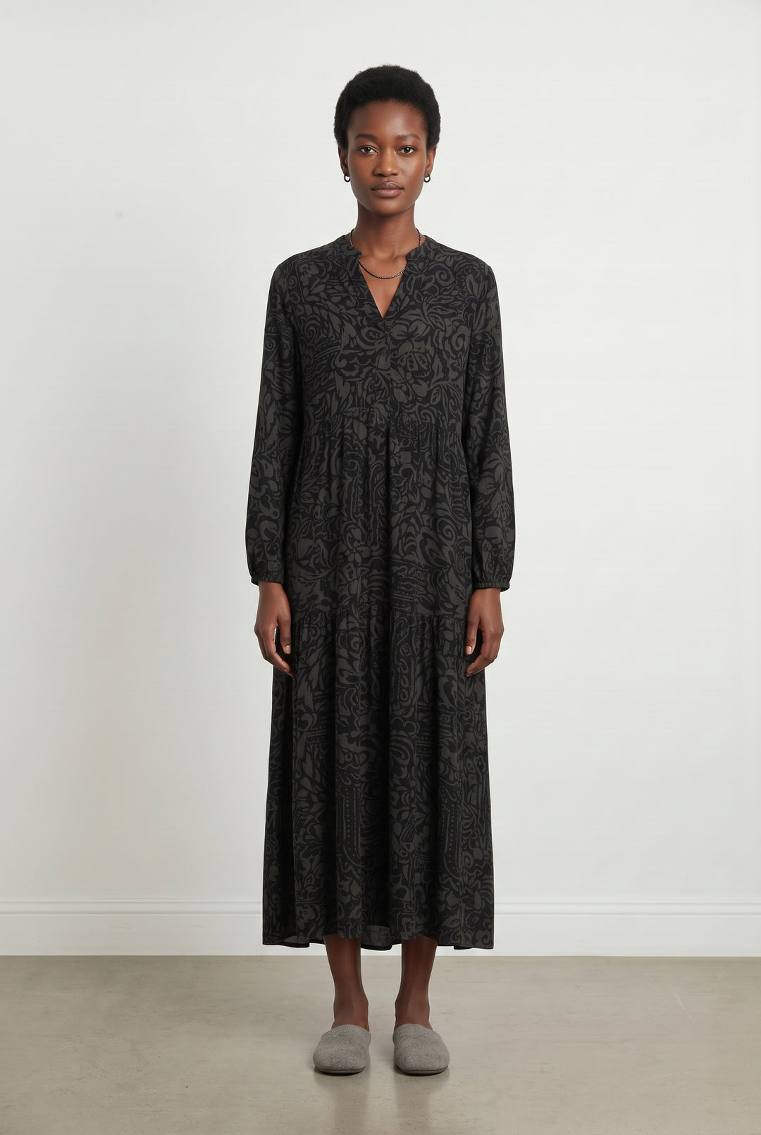 Robe Noire et Grise - Taille M/38 de la marque La Fée Maraboutée | PARAD118466 - Vendu par Paradigme - Image 1
