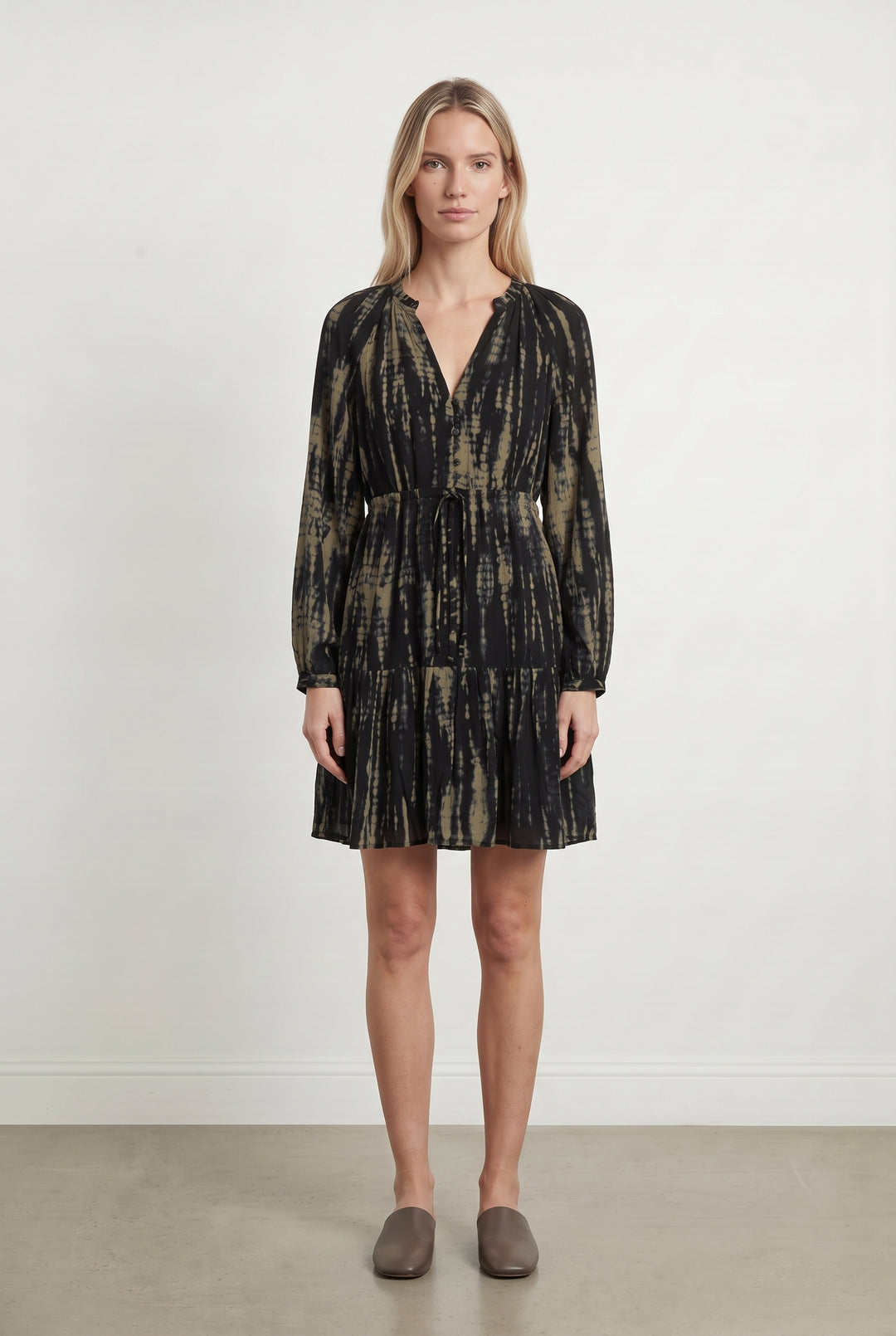 Robe Courte Noire et Kaki - Taille S/36 de la marque Maison 123 | PARAD118467 - Vendu par Paradigme - Image 1