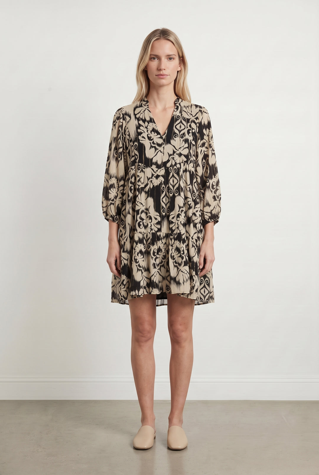 Robe Courte Noire et Beige - Taille M/38 de la marque Maison 123 | PARAD118468 - Vendu par Paradigme - Image 1
