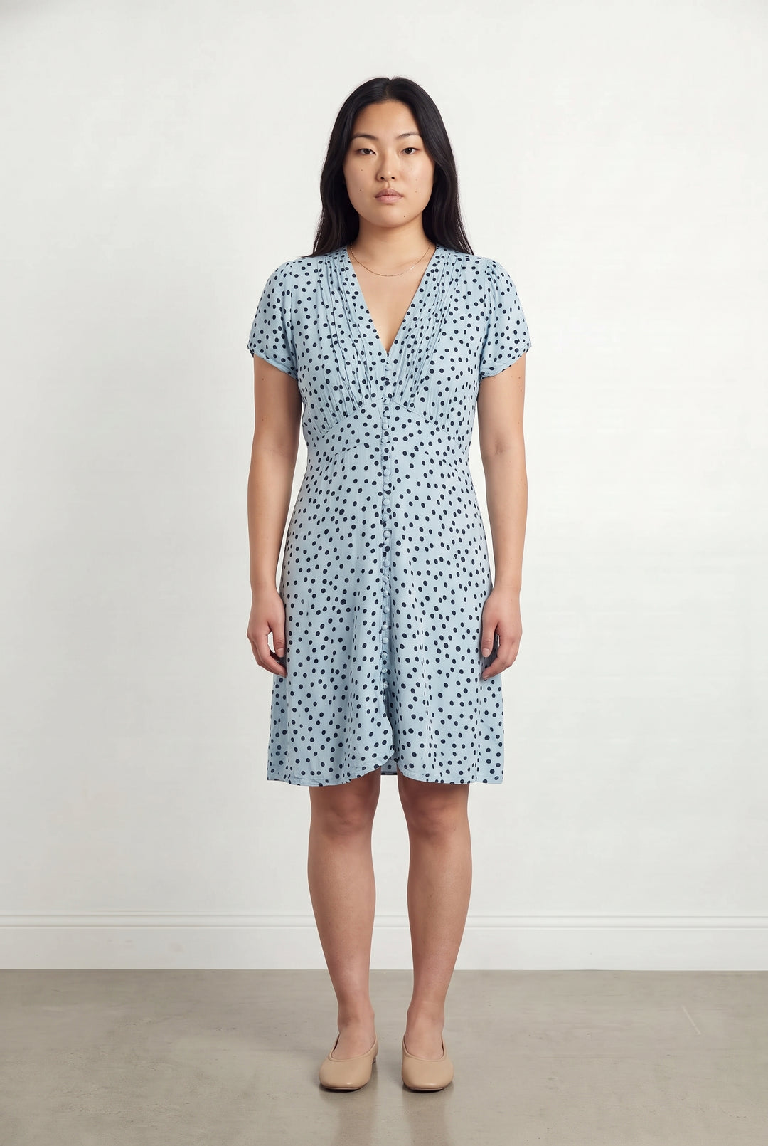 Robe Courte Bleue à Pois Noirs - Taille L/40 de la marque IKKS | PARAD118792 - Vendu par Paradigme - Image 1