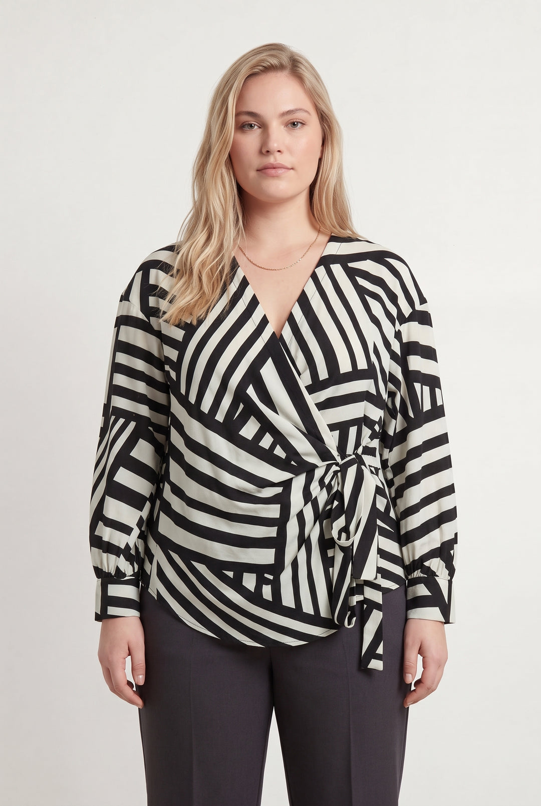 Blouse Noire et Blanche - Taille XL/42 de la marque Bleu Blanc Rouge | PARAD118793 - Vendu par Paradigme - Image 1