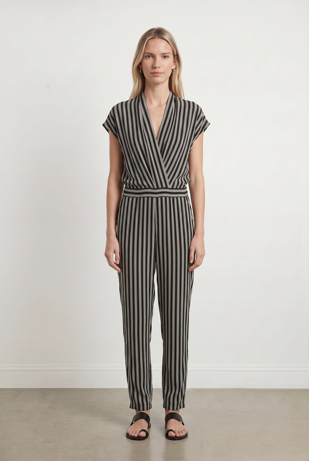 Combinaison Noire et Grise - Taille S/36 de la marque ZAPA | PARAD119314 - Vendu par Paradigme - Image 1