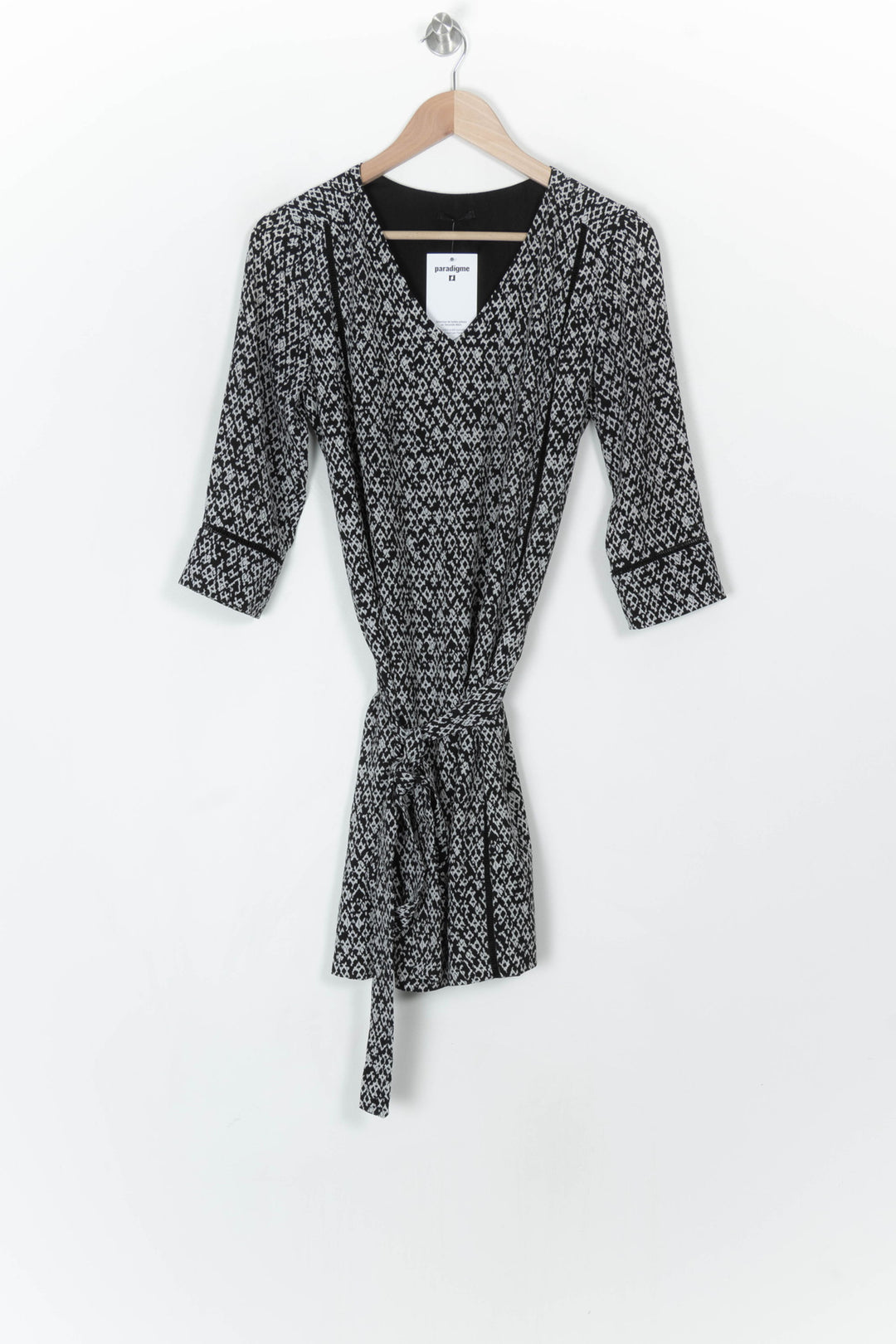 Robe Portefeuille Noire et Blanche - Taille M/38 de la marque IKKS | PARAD120107 - Vendu par Paradigme - Image 2