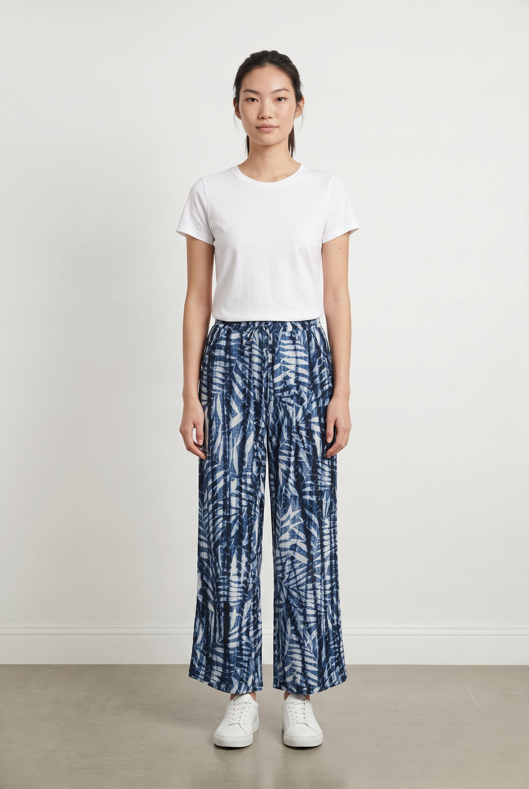 Pantalon Large Bleu et Blanc - Taille XS/34 de la marque La Fée Maraboutée | PARAD120117 - Vendu par Paradigme - Image 1