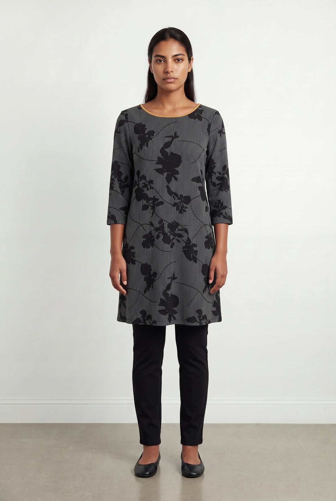 Robe Noire et Grise - Taille L/40 de la marque La Fée Maraboutée | PARAD120201 - Vendu par Paradigme - Image 1