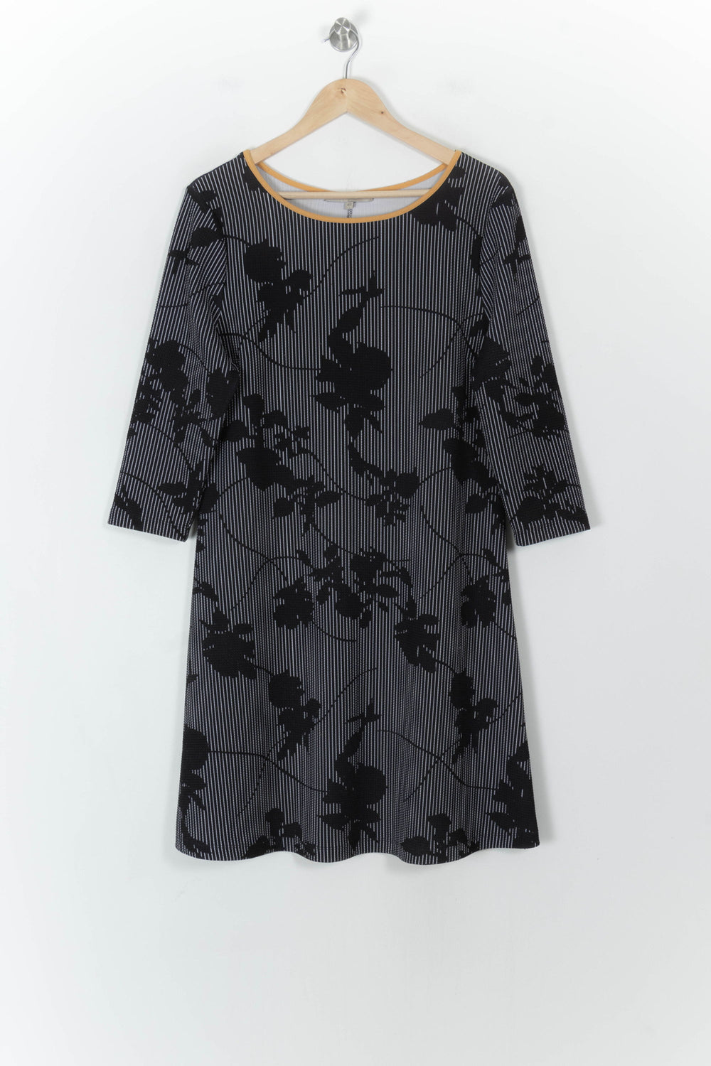 Robe Noire et Grise - Taille L/40 de la marque La Fée Maraboutée | PARAD120201 - Vendu par Paradigme - Image 2