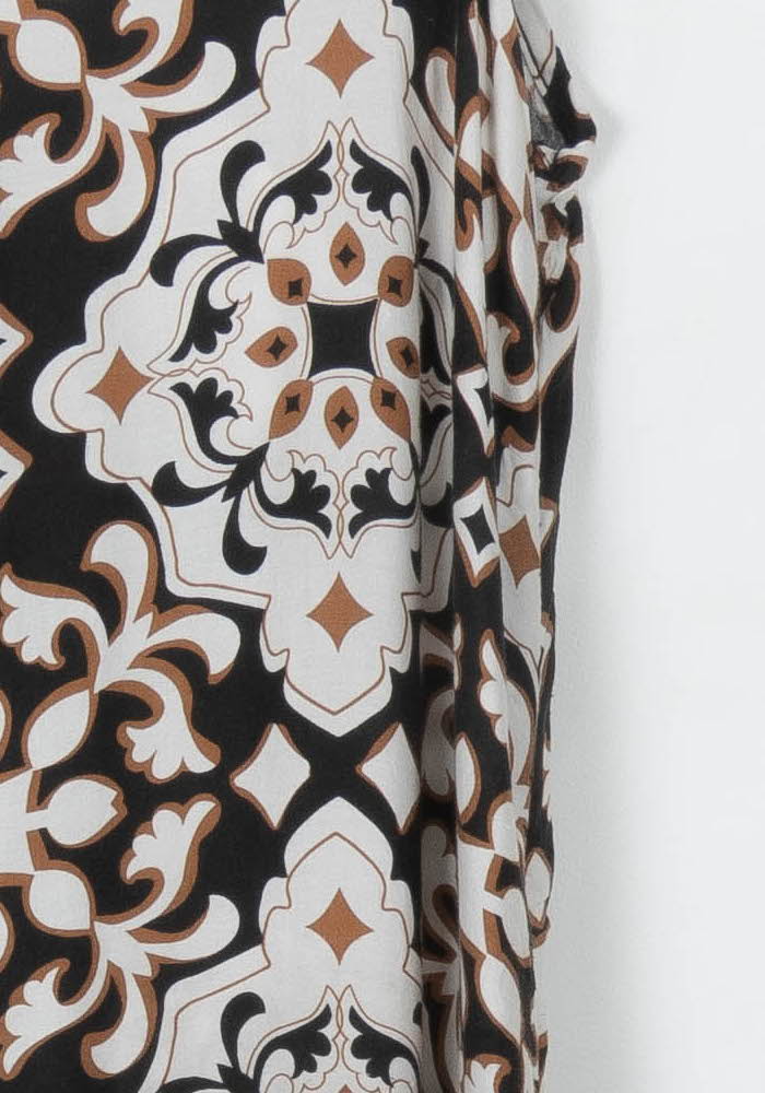 Combinaison Longue Noire et Blanche - Taille XL/42 de la marque La Fée Maraboutée | PARAD120400 - Vendu par Paradigme - Image 3