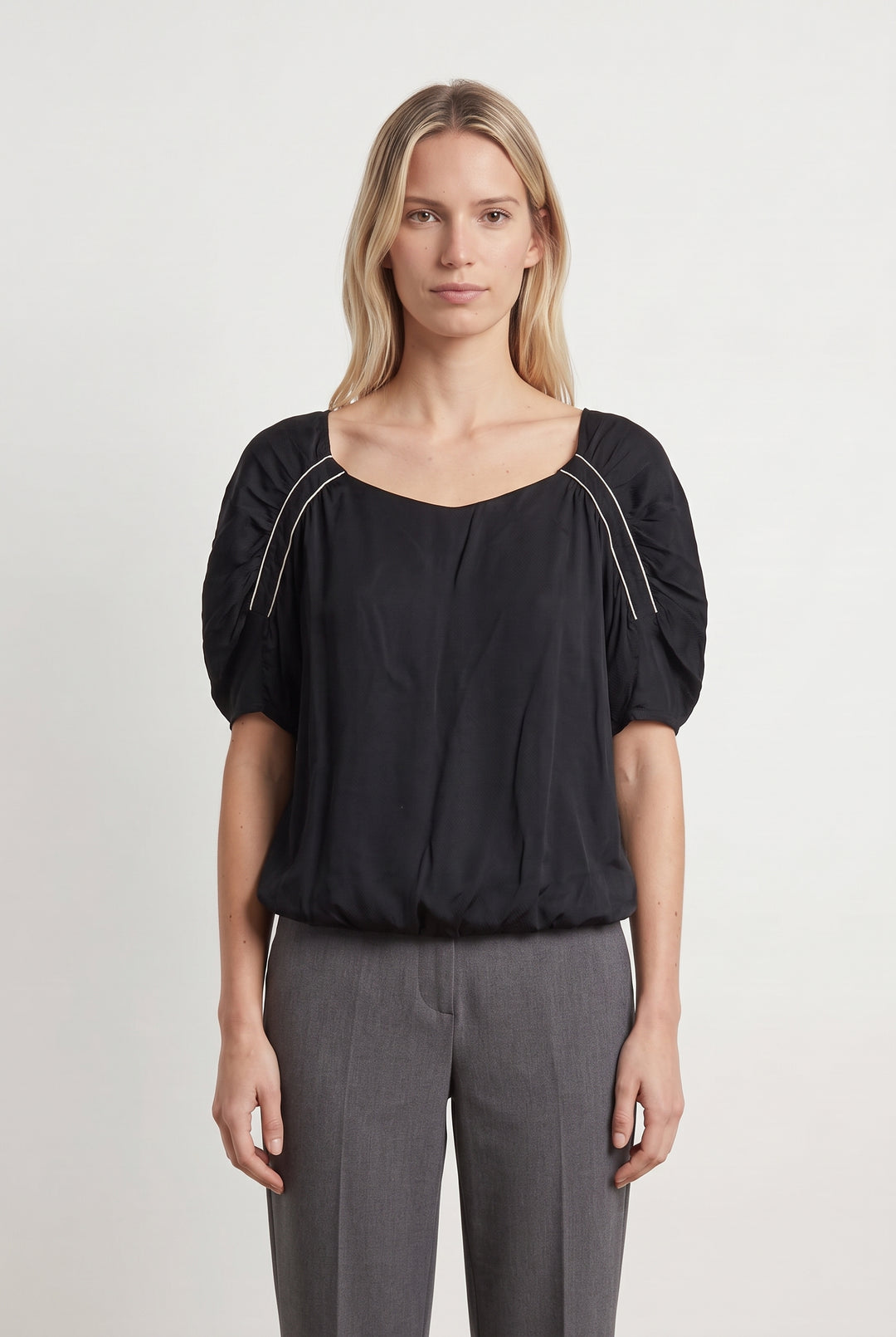 Blouse Noire - Taille M/38 de la marque Claudie Pierlot | PARAD120607 - Vendu par Paradigme - Image 1
