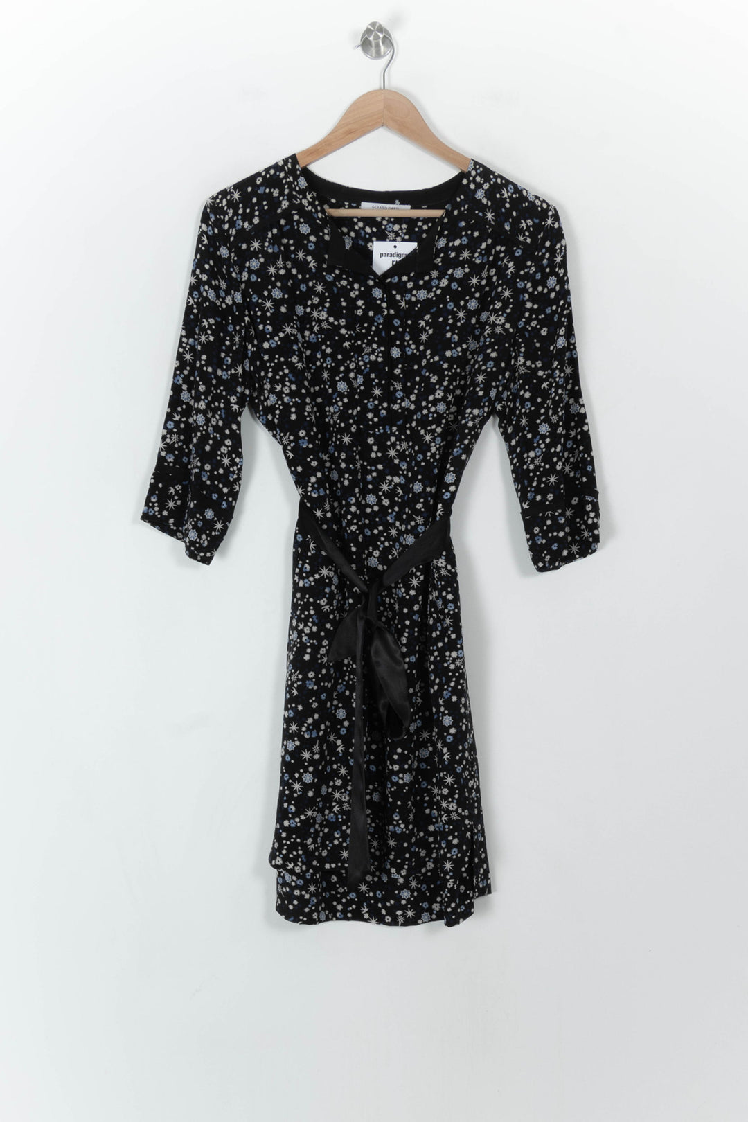 Robe Midi Noire à Fleurs Blanches - Taille L/40 de la marque Gerard Darel | PARAD120627 - Vendu par Paradigme - Image 2