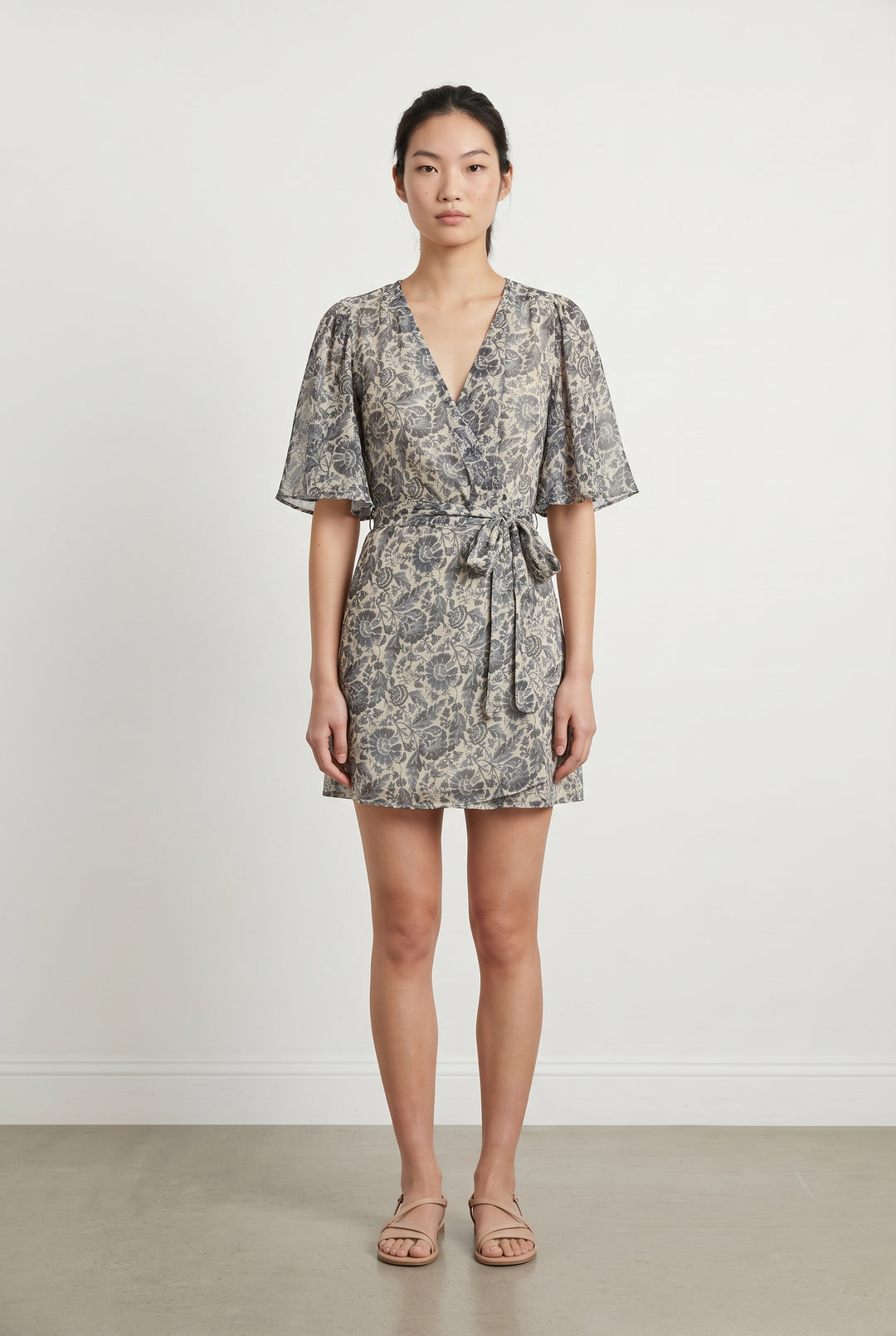 Robe Portefeuille Bleue et Beige - Taille M/38 de la marque Vanessa Bruno | PARAD121129 - Vendu par Paradigme - Image 1