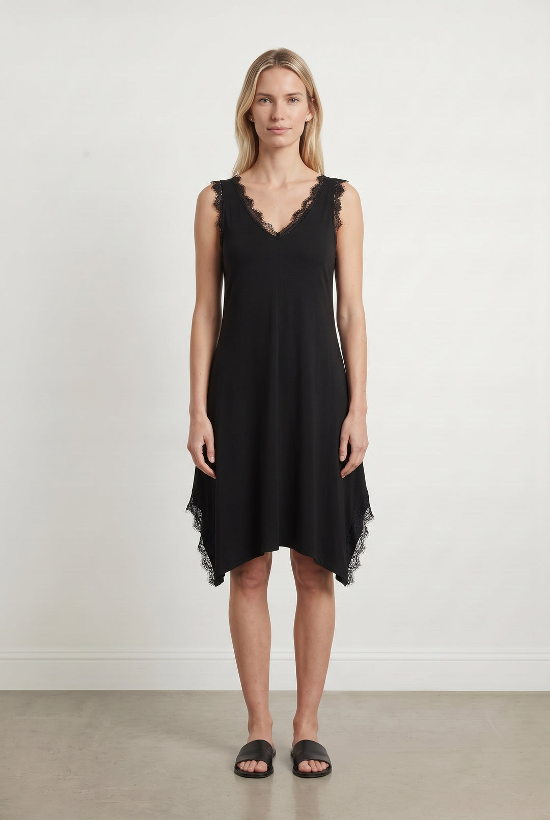 Robe Nuisette Noire - Taille M/38 de la marque Indies | PARAD121162 - Vendu par Paradigme - Image 1