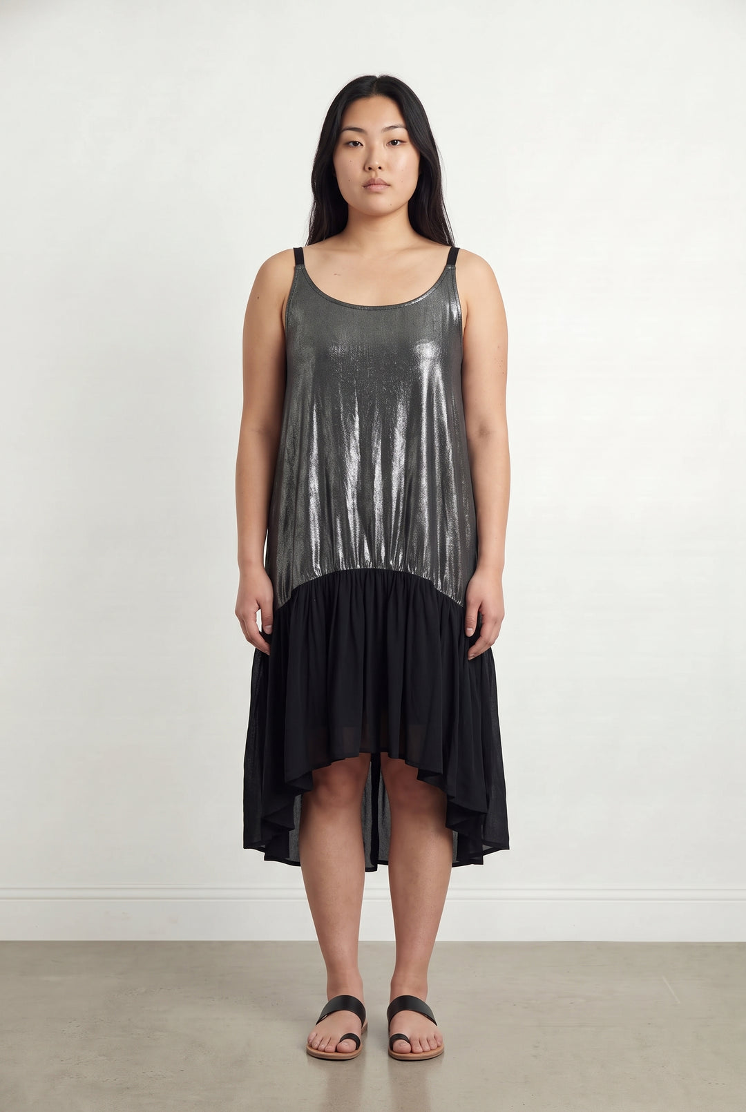 Robe Sans Manches Argentée et Noire - Taille XL/42 de la marque Indies | PARAD121344 - Vendu par Paradigme - Image 1