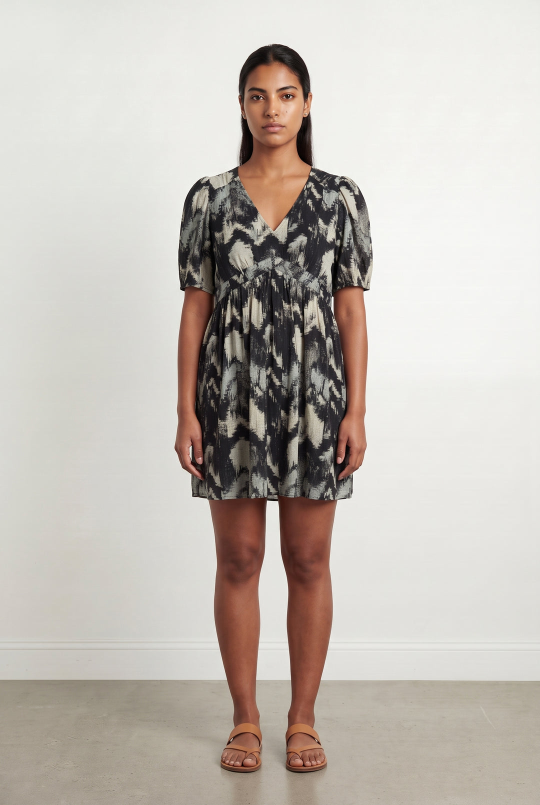 Robe Courte Noire et Beige - Taille L/40 de la marque ba&amp;sh | PARAD121388 - Vendu par Paradigme - Image 1