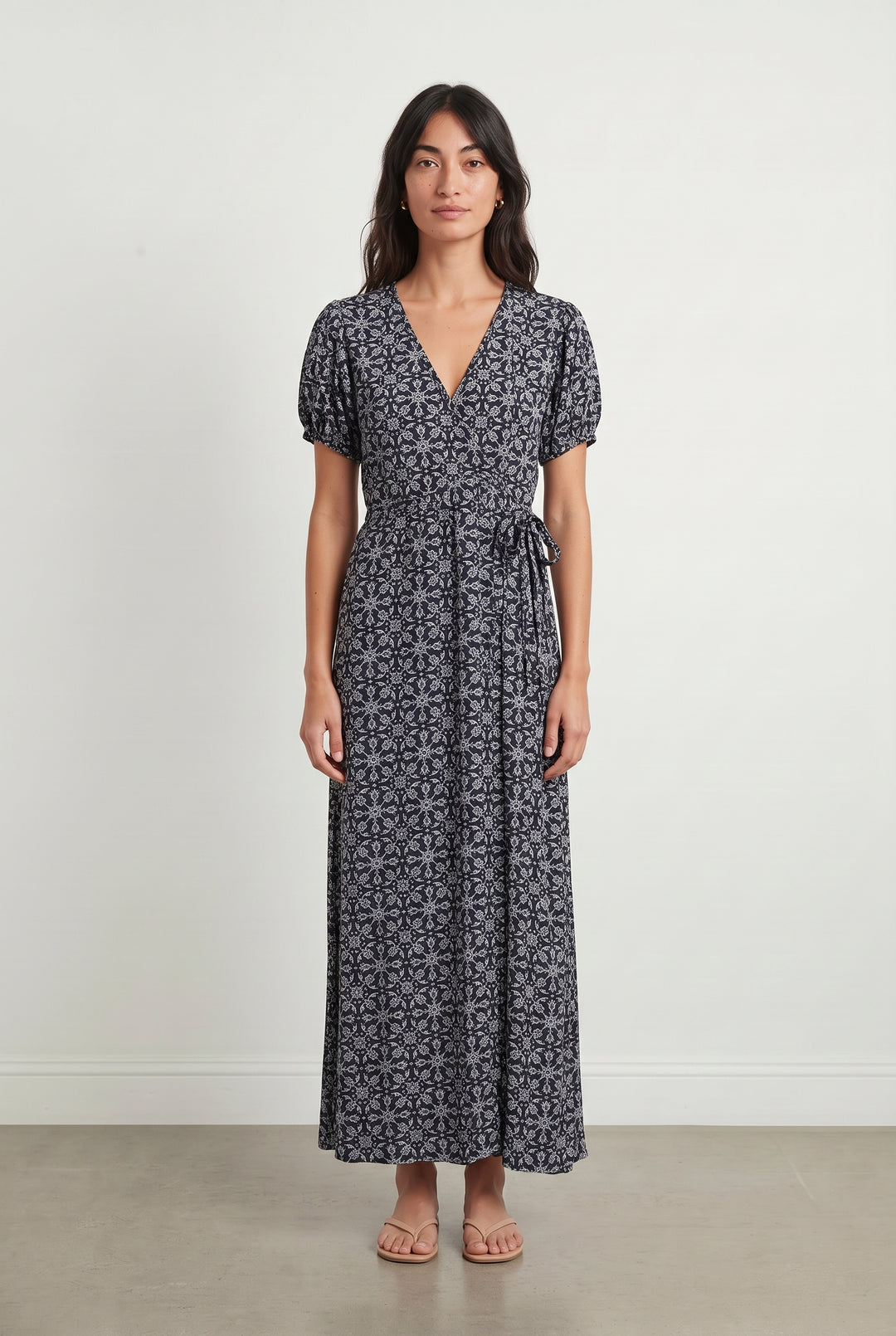 Robe Longue Noire et Bleue - Taille M/38 de la marque La Fée Maraboutée | PARAD122439 - Vendu par Paradigme - Image 1