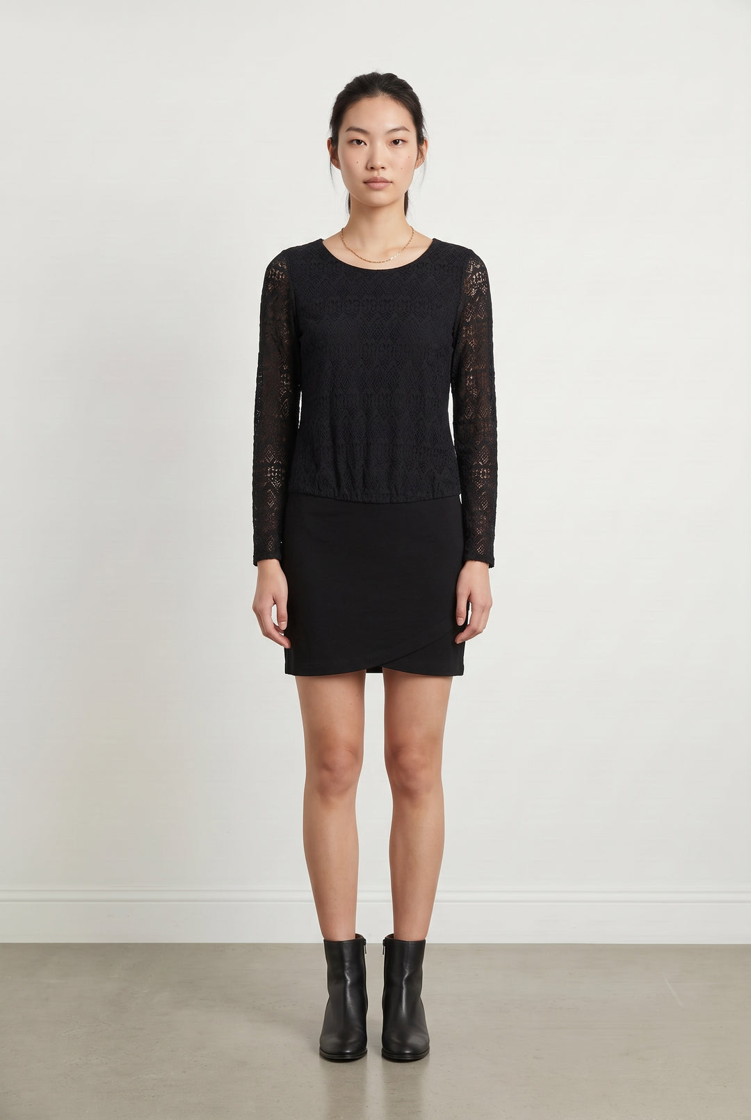 Robe Dentelle Noire - Taille S/36 de la marque Sézane | PARAD122500 - Vendu par Paradigme - Image 1