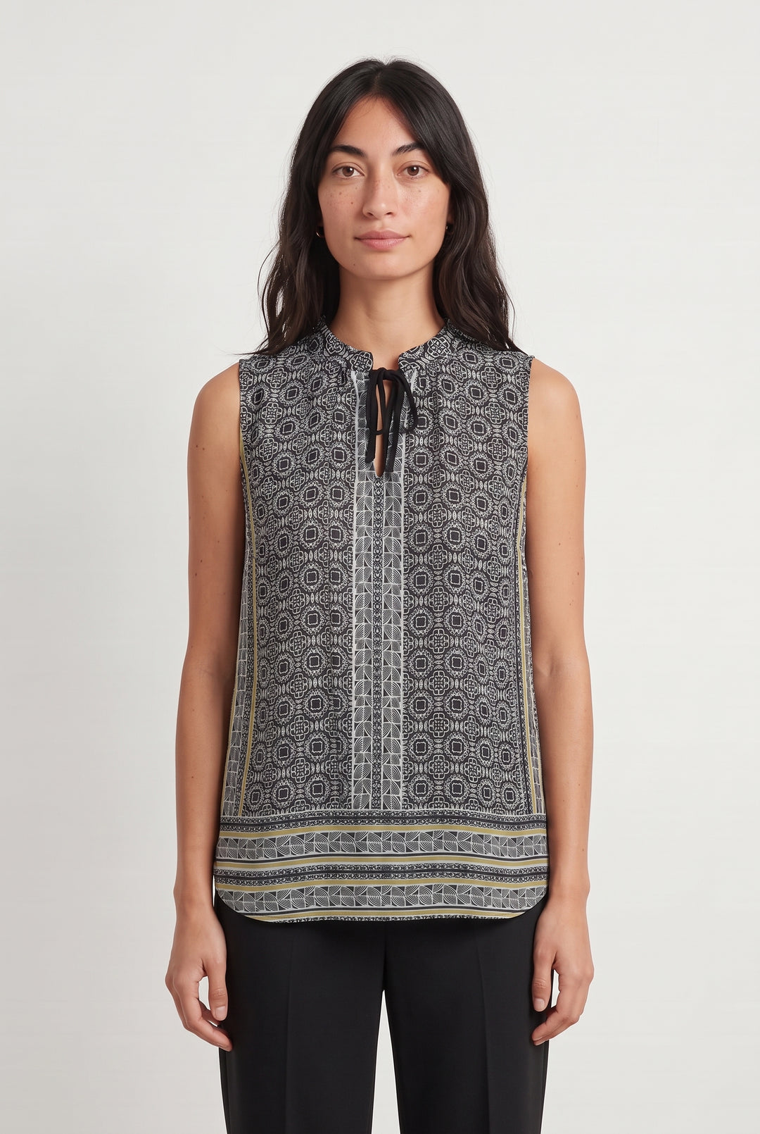 Blouse Noire et Blanche - Taille M/38 de la marque La Fée Maraboutée | PARAD122738 - Vendu par Paradigme - Image 1