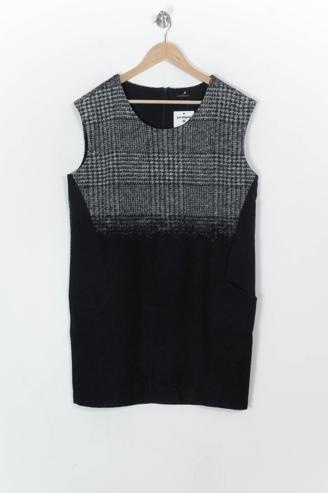 Robe Sans Manches Noire et Grise - Taille L/40 de la marque La Fée Maraboutée | PARAD122895 - Vendu par Paradigme - Image 2