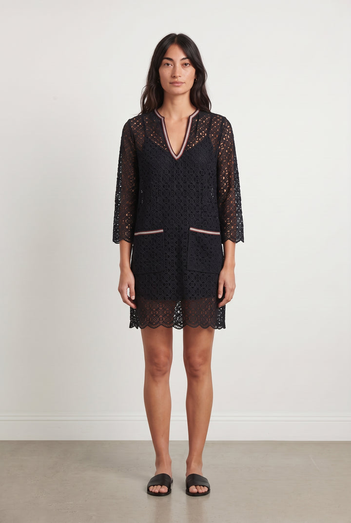 Robe Courte Noire - Taille M/38 de la marque Sandro | PARAD123907 - Vendu par Paradigme - Image 1
