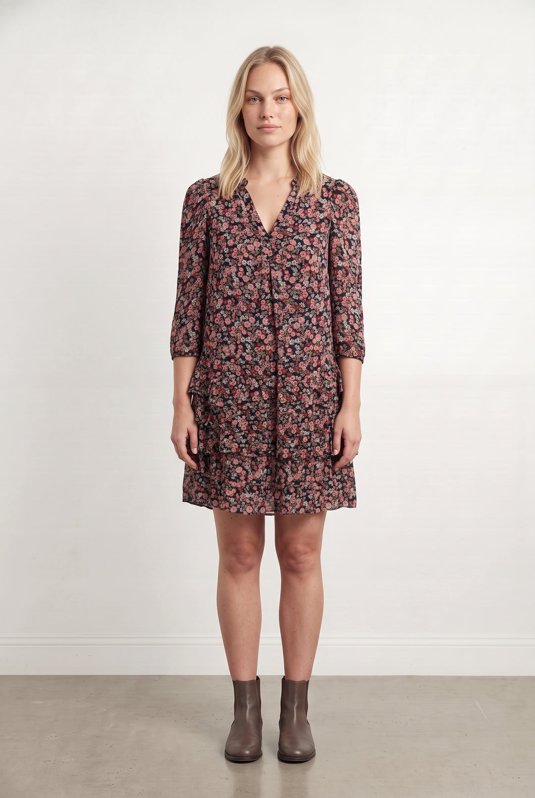 Robe Courte Bleu Marine et Rose - Taille L/40 de la marque Sandro | PARAD123922 - Vendu par Paradigme - Image 1