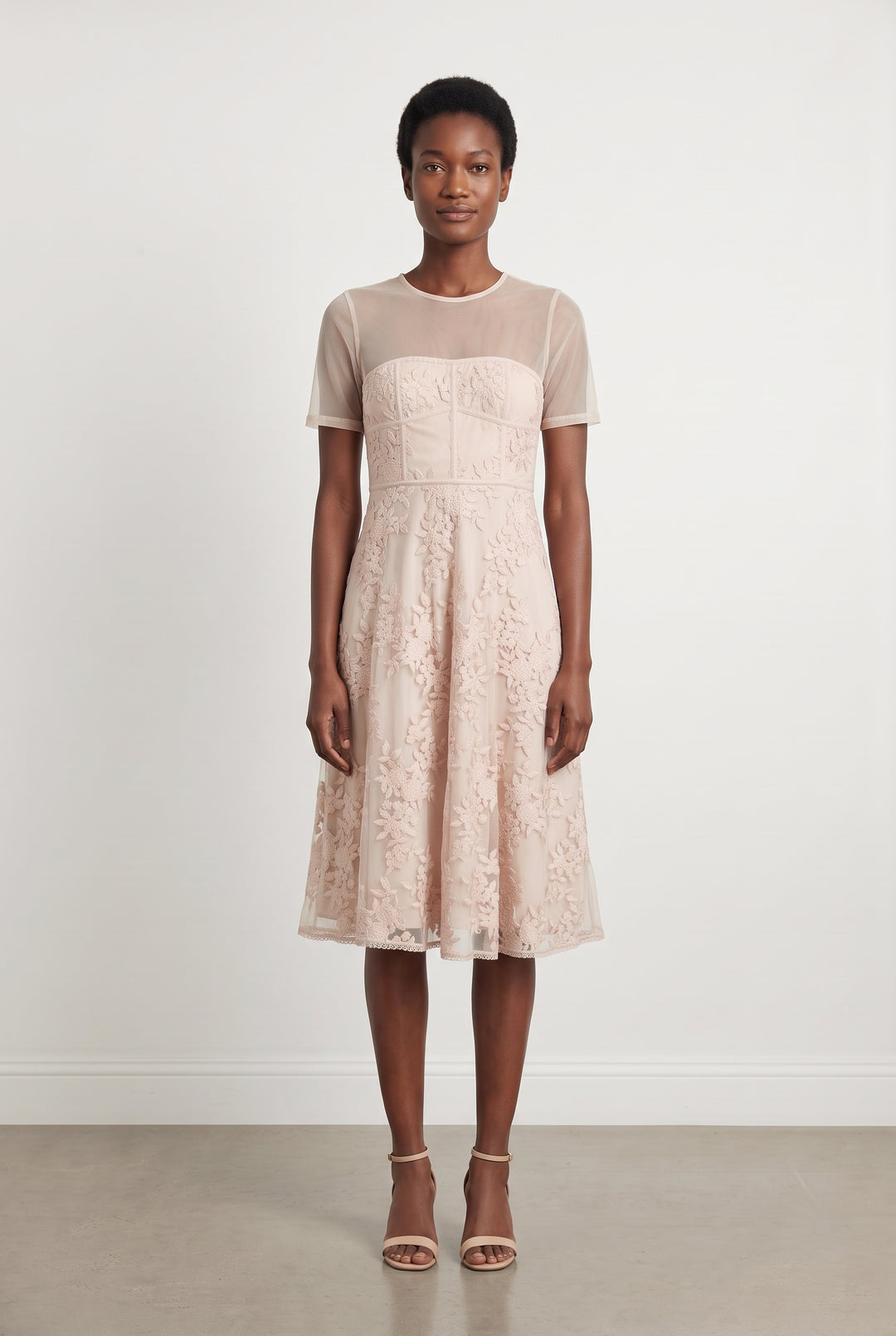 Robe En Dentelle Rose - Taille S/36 de la marque Maison 123 | PARAD123960 - Vendu par Paradigme - Image 1