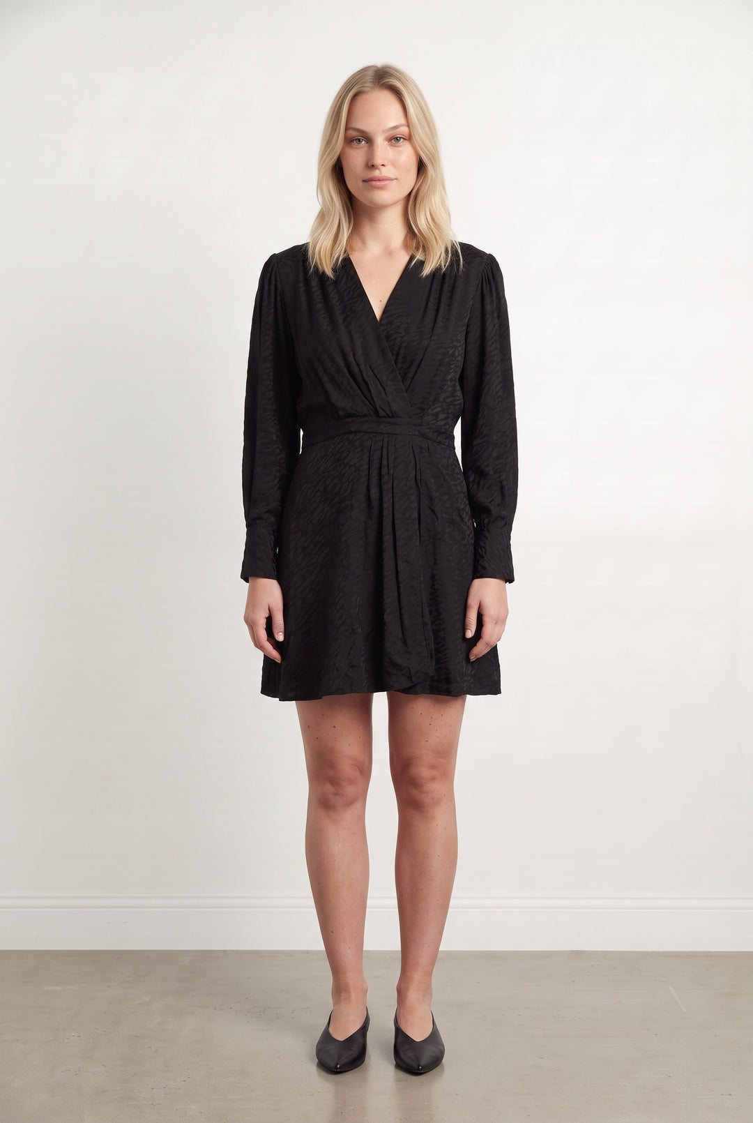 Robe Portefeuille Noire - Taille L/40 de la marque The Kooples | PARAD124000 - Vendu par Paradigme - Image 1