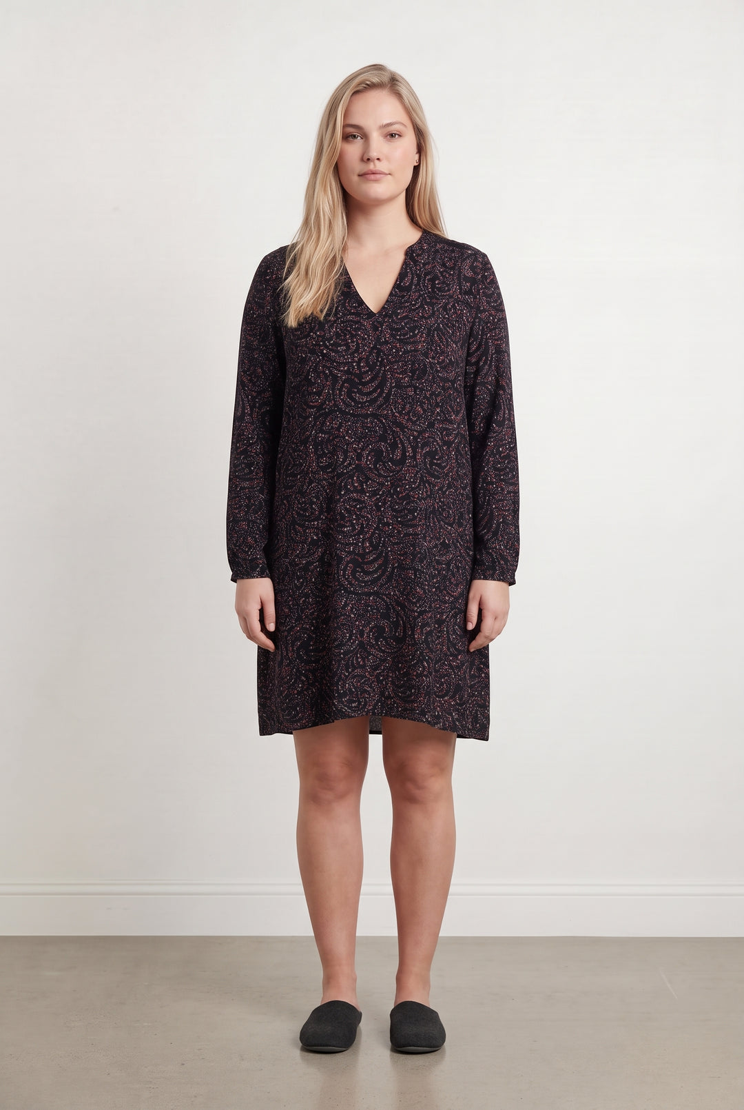 Robe Noire - Taille XL/42 de la marque La Fée Maraboutée | PARAD124194 - Vendu par Paradigme - Image 1