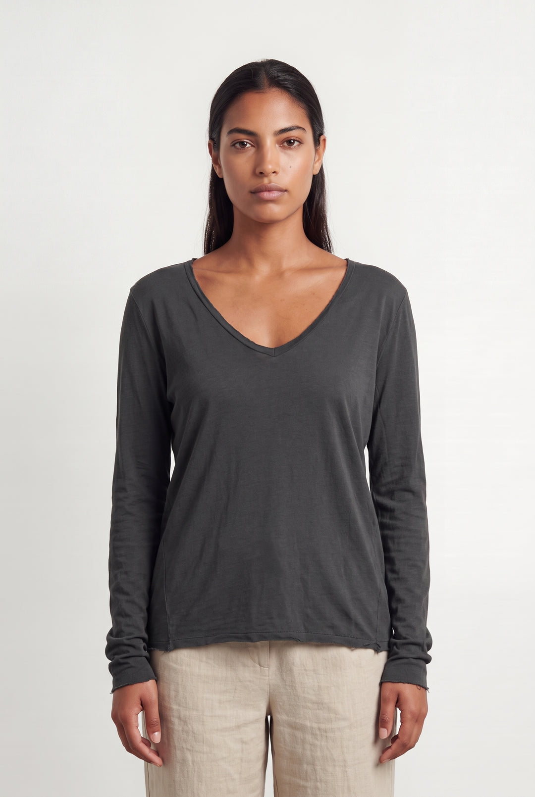Pull à Col V Gris - Taille L/40 de la marque American Vintage | PARAD124255 - Vendu par Paradigme - Image 1
