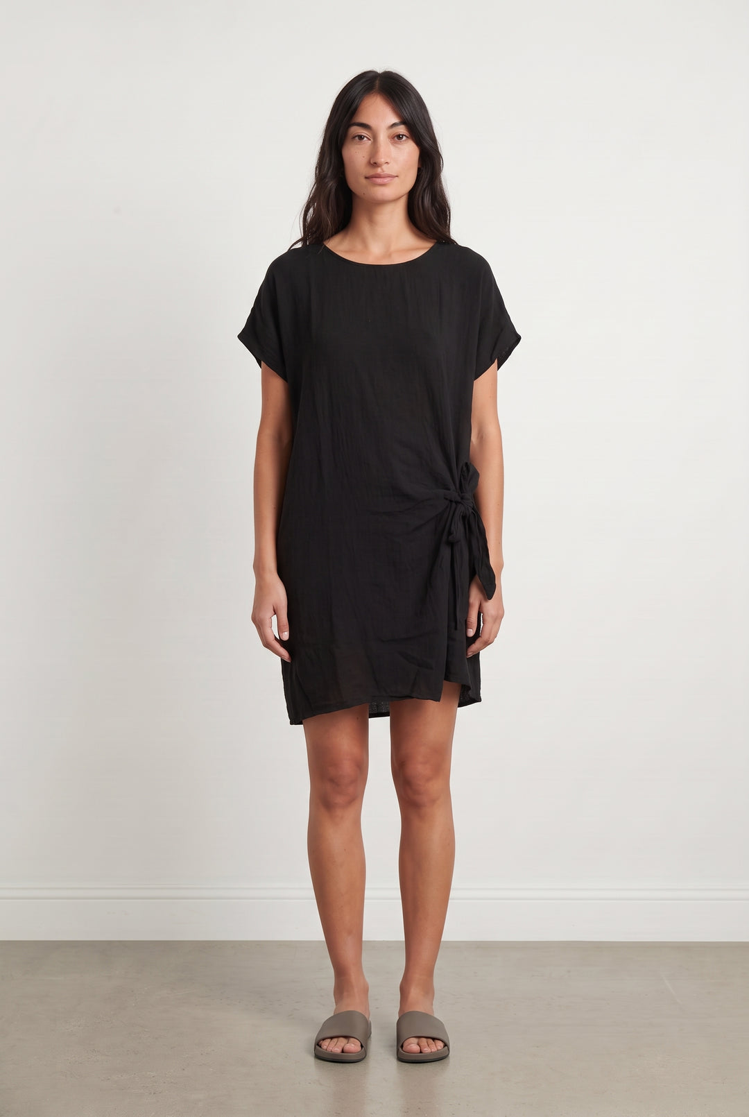 Robe Cache-Cœur Noire - Taille M/38 de la marque La Fée Maraboutée | PARAD124268 - Vendu par Paradigme - Image 1