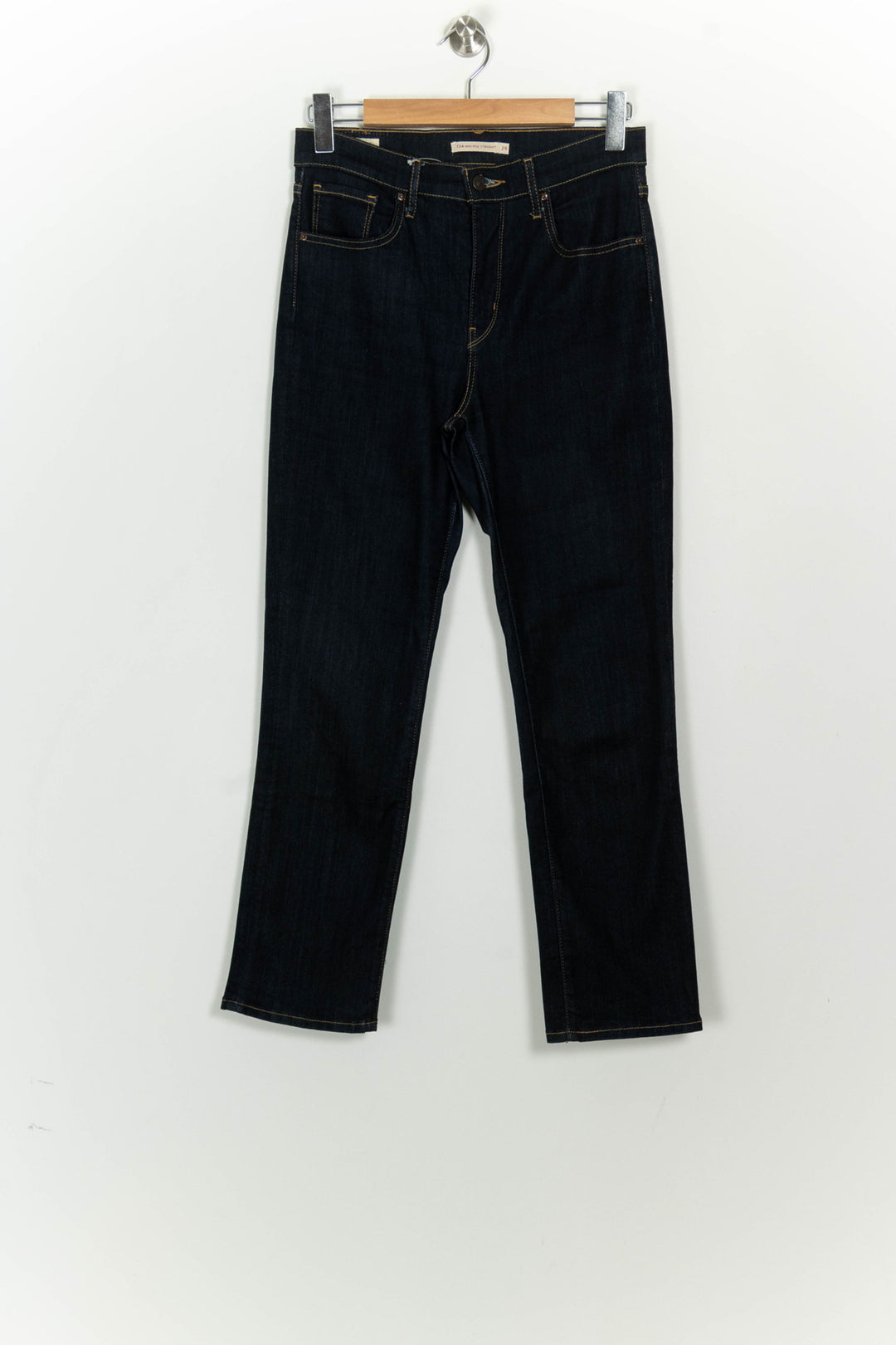 Jean Droit Bleu
 - Taille L/40 de la marque Levi&