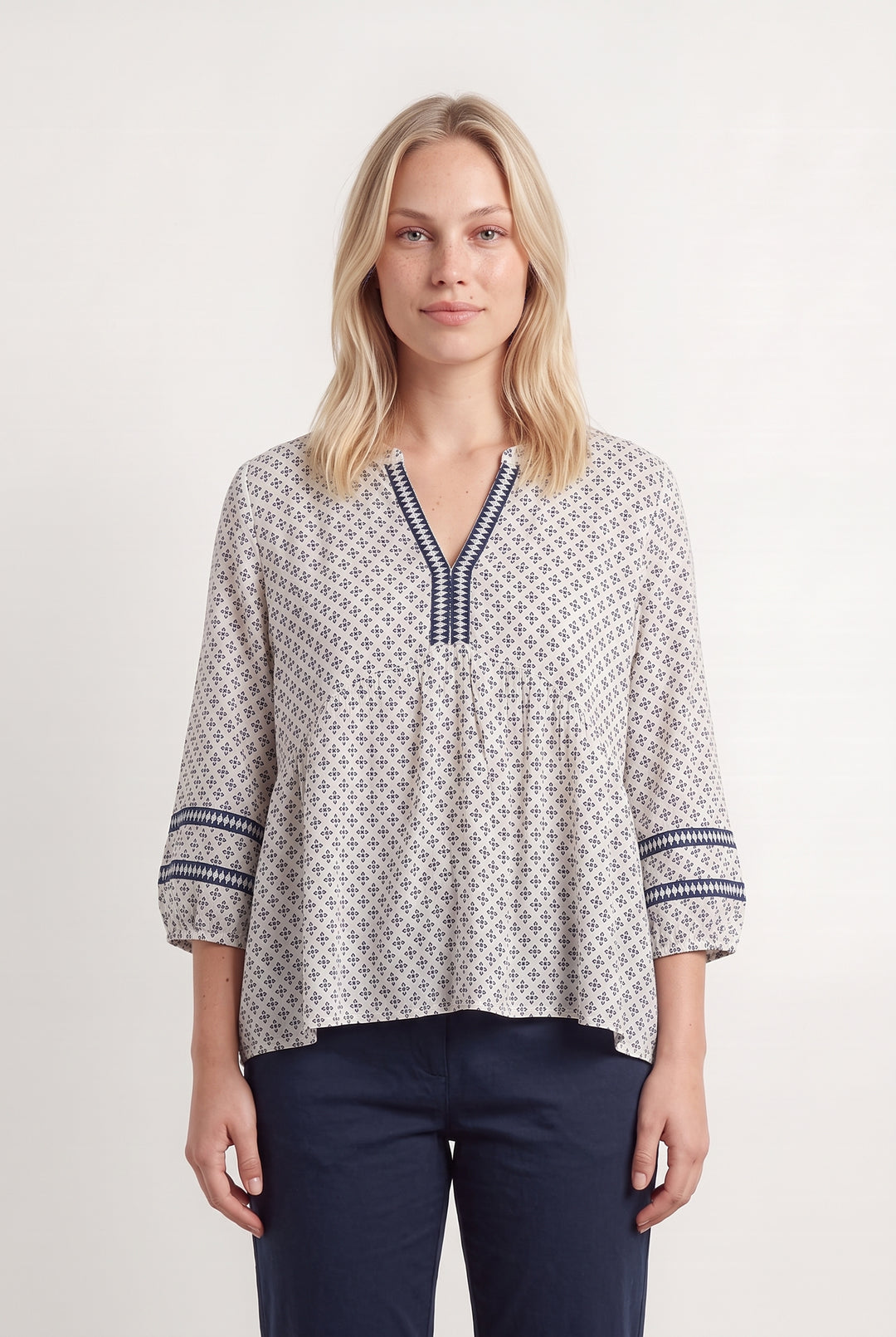 Blouse Blanche et Bleue - Taille L/40 de la marque Maison 123 | PARAD124820 - Vendu par Paradigme - Image 1