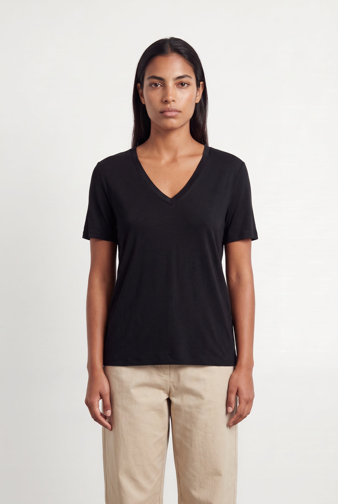 Tee-shirt à col V Noir - Taille L/40 de la marque Maison 123 | PARAD125647 - Vendu par Paradigme - Image 1